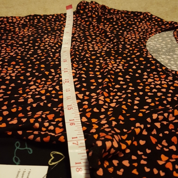 NWT Womens Apt. 9 heart shirt & leggings sz. S - Picture 5 of 8